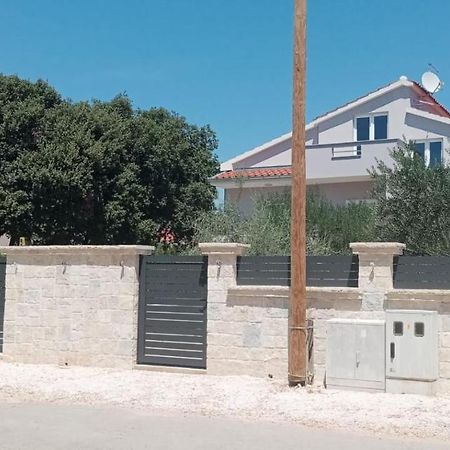 M&L Holliday Home Biograd Na Moru Exteriör bild