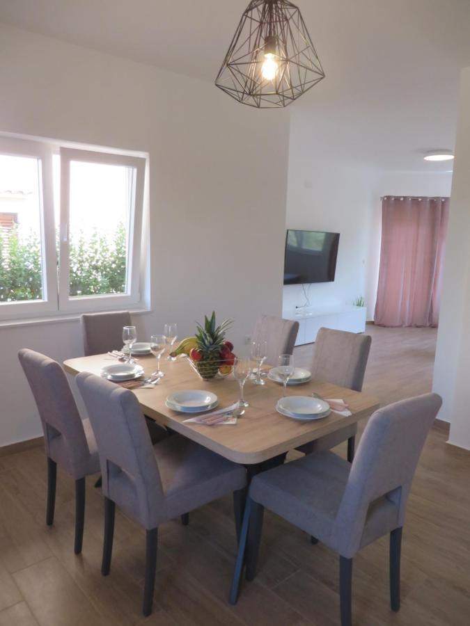 M&L Holliday Home Biograd Na Moru Exteriör bild