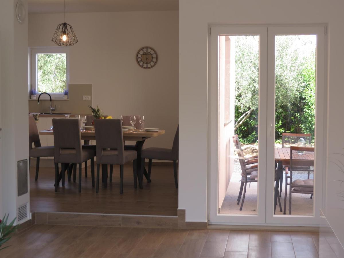 M&L Holliday Home Biograd Na Moru Exteriör bild
