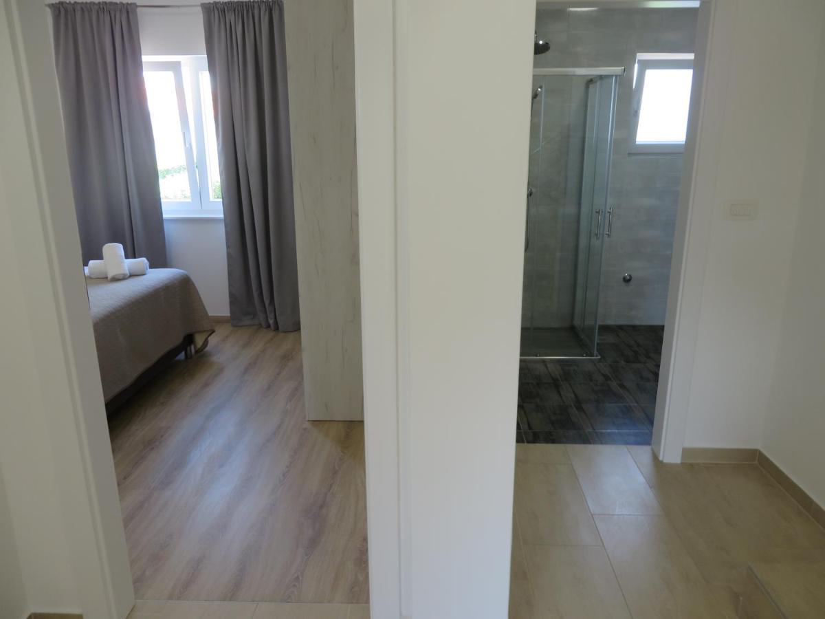 M&L Holliday Home Biograd Na Moru Exteriör bild