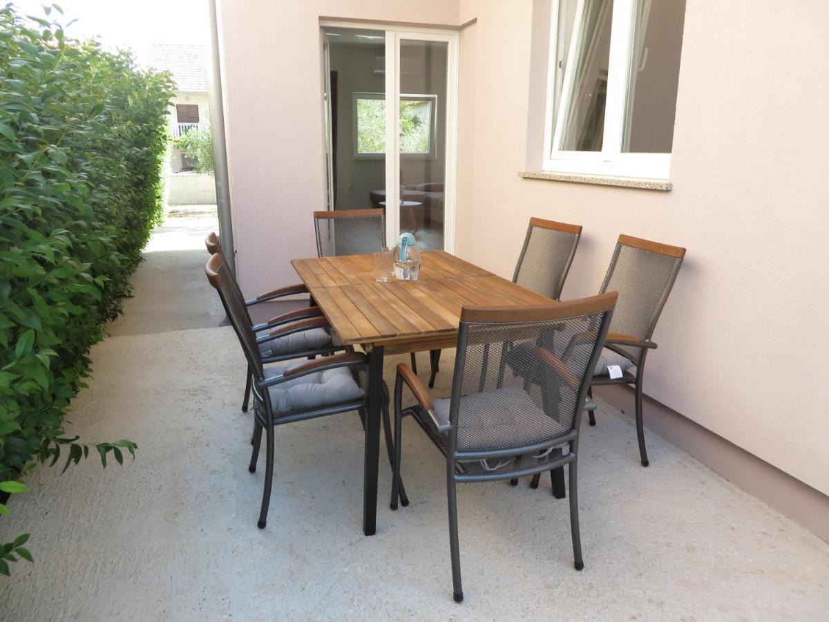 M&L Holliday Home Biograd Na Moru Exteriör bild
