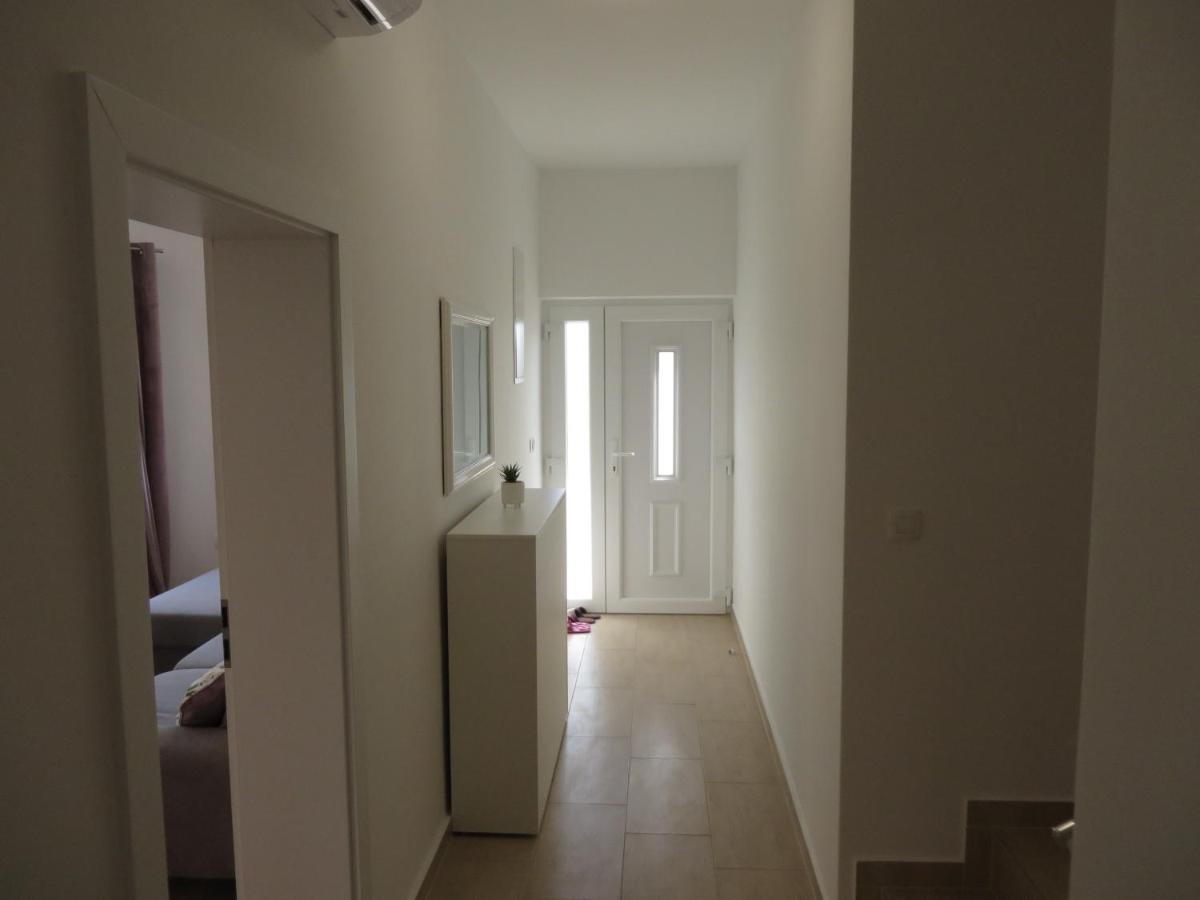 M&L Holliday Home Biograd Na Moru Exteriör bild