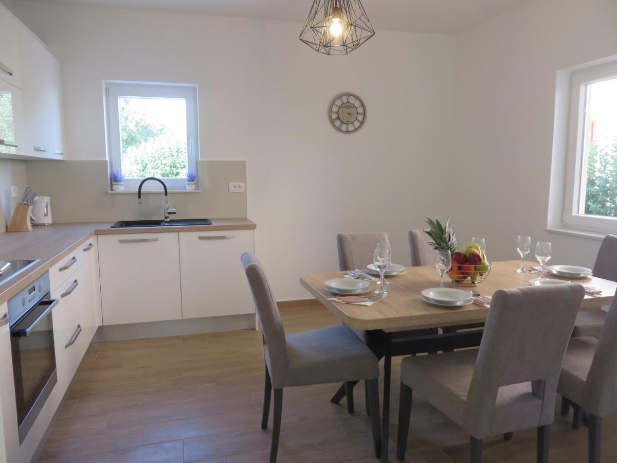 M&L Holliday Home Biograd Na Moru Exteriör bild