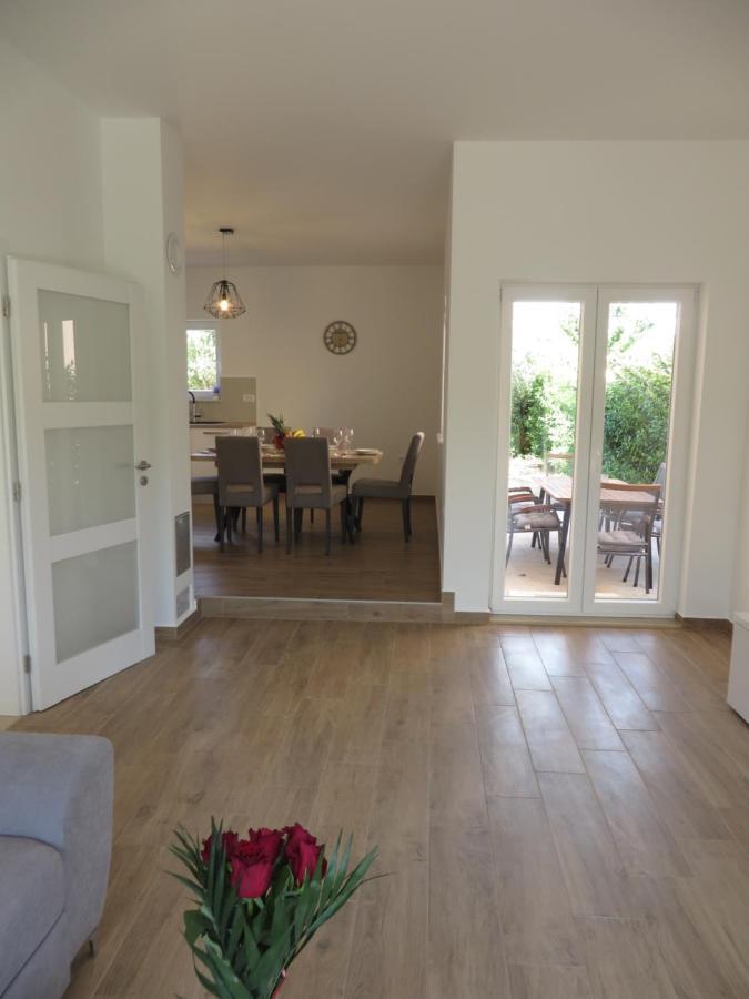 M&L Holliday Home Biograd Na Moru Exteriör bild