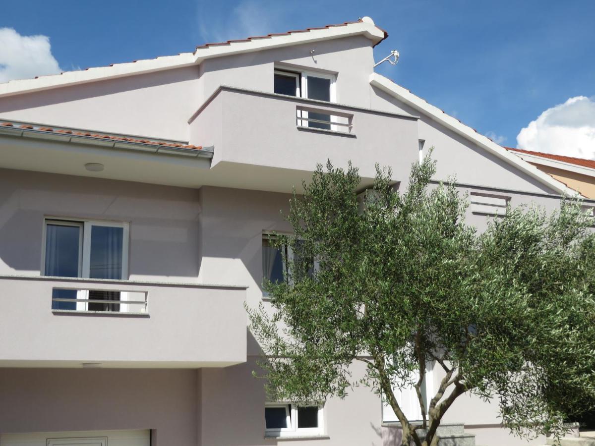 M&L Holliday Home Biograd Na Moru Exteriör bild
