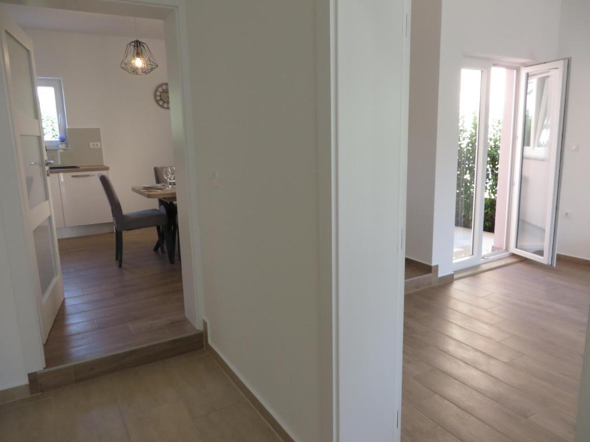 M&L Holliday Home Biograd Na Moru Exteriör bild