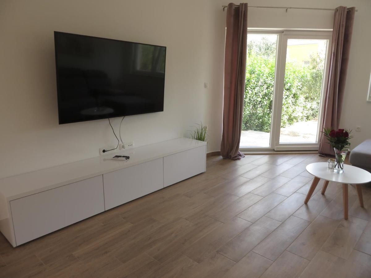 M&L Holliday Home Biograd Na Moru Exteriör bild