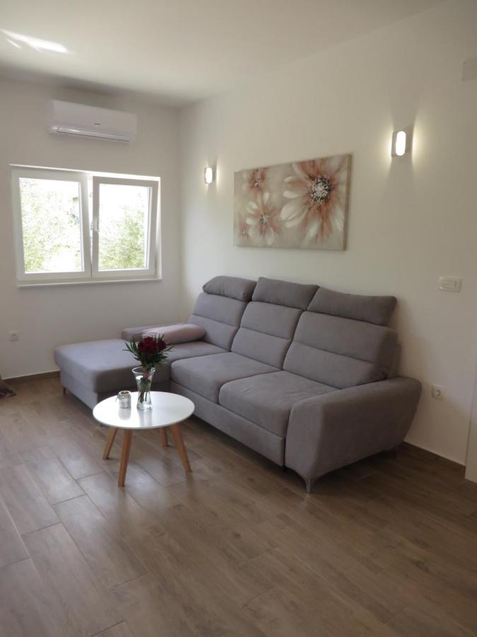 M&L Holliday Home Biograd Na Moru Exteriör bild