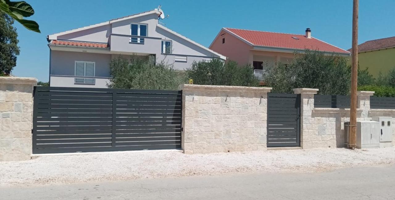 M&L Holliday Home Biograd Na Moru Exteriör bild